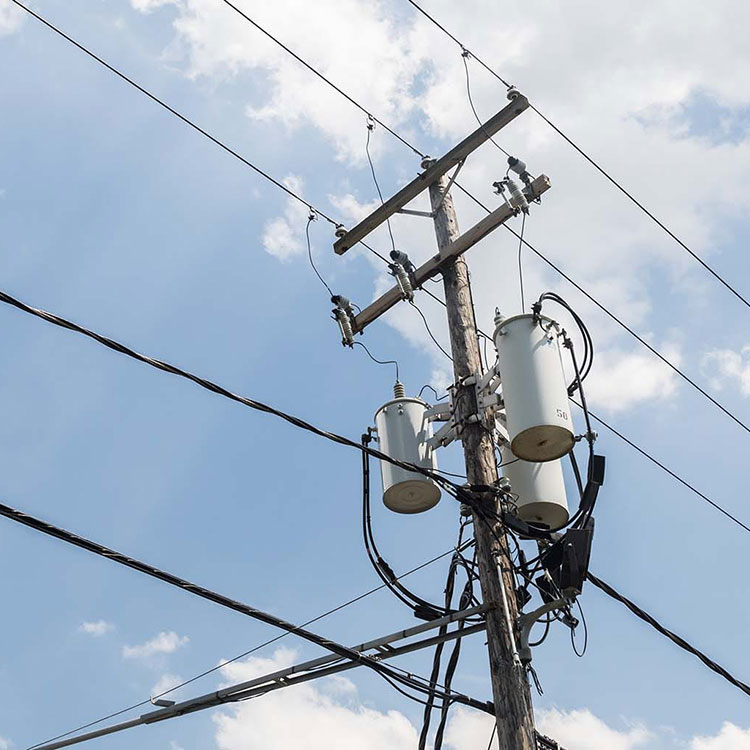 Sottostazione montata su palo singolo da 11 kv